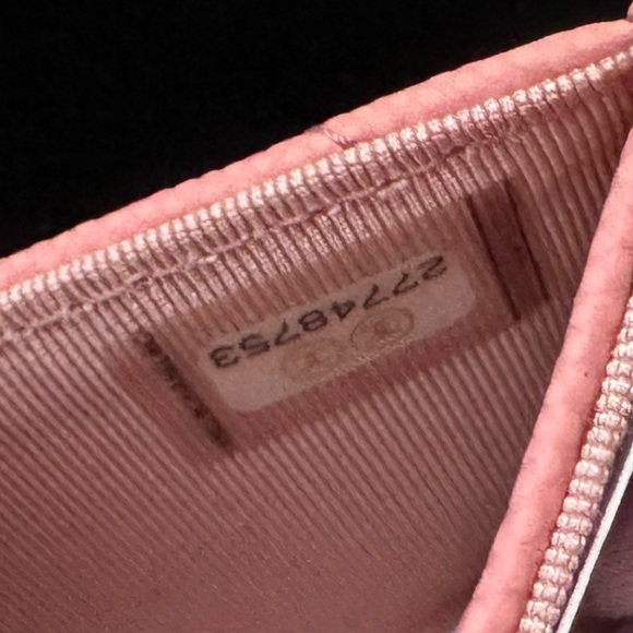 ❌SOLD❌CHANEL Chevron Quilted Caviar Leather Card Wallet in Pink - Picture 9 of 11